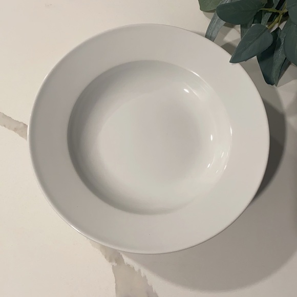 Williams Sonoma || Everyday Dinnerware Soup Pasta Bowl         8 7/8” - Set of 4 - Picture 2 of 8